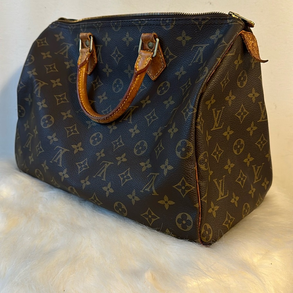 Louis Vuitton Speedy 35